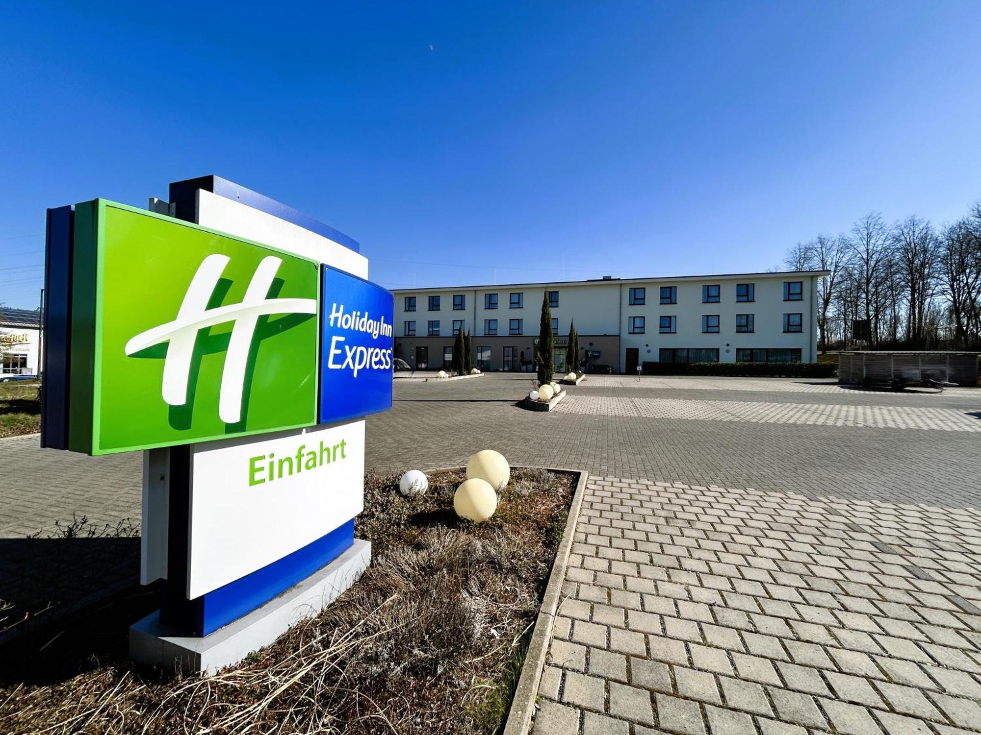 Holiday Inn Express - Merzig By Ihg Exterior photo